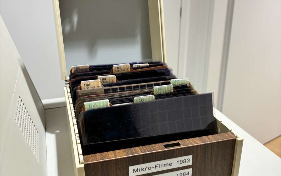 Archiv Mikrofilm hoch